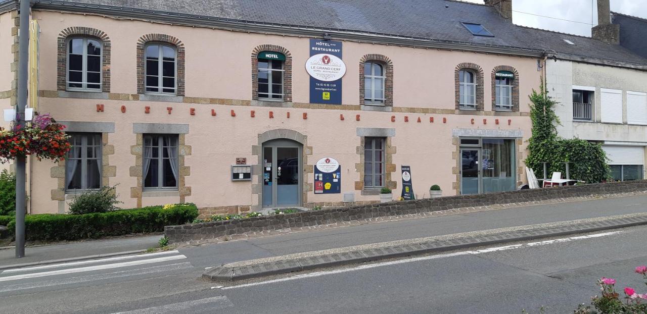 Logis Hotel Le Grand Cerf Ernée エクステリア 写真