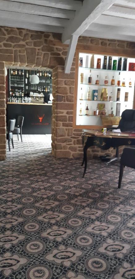 Logis Hotel Le Grand Cerf Ernée エクステリア 写真