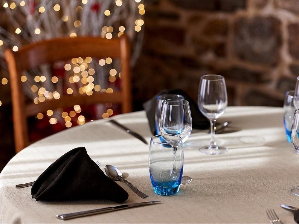Logis Hotel Le Grand Cerf Ernée エクステリア 写真